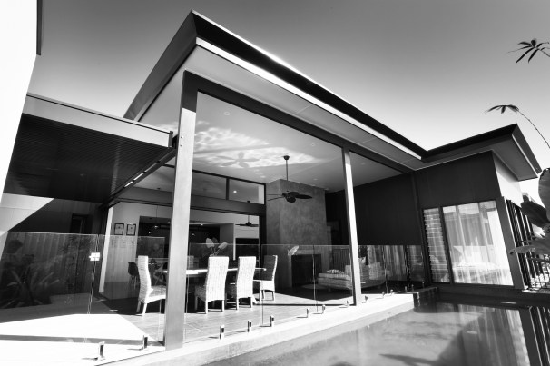 SCN141017PLANET92 BNW